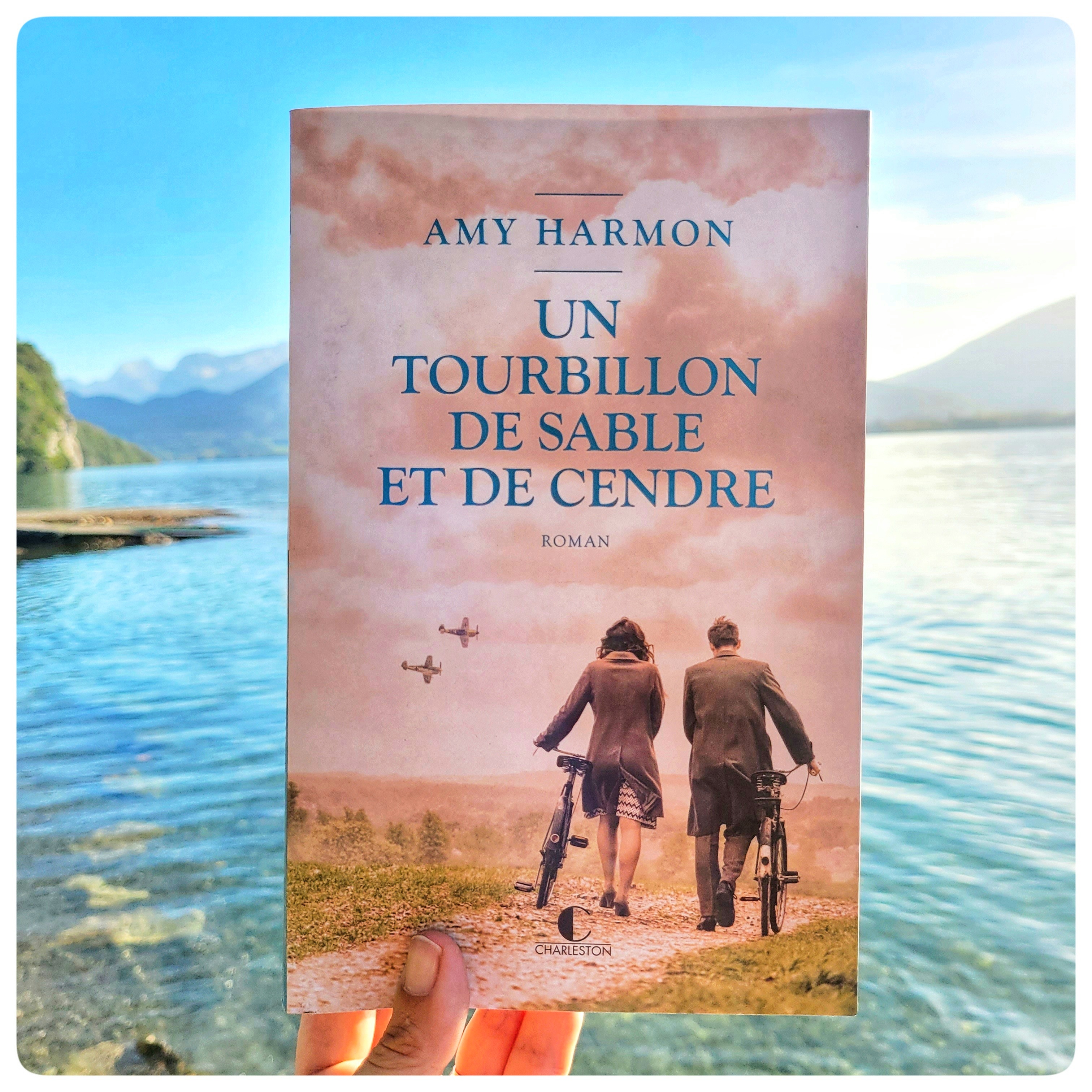 Un tourbillon de sable et de cendre Un tourbillon de sable et de cendre