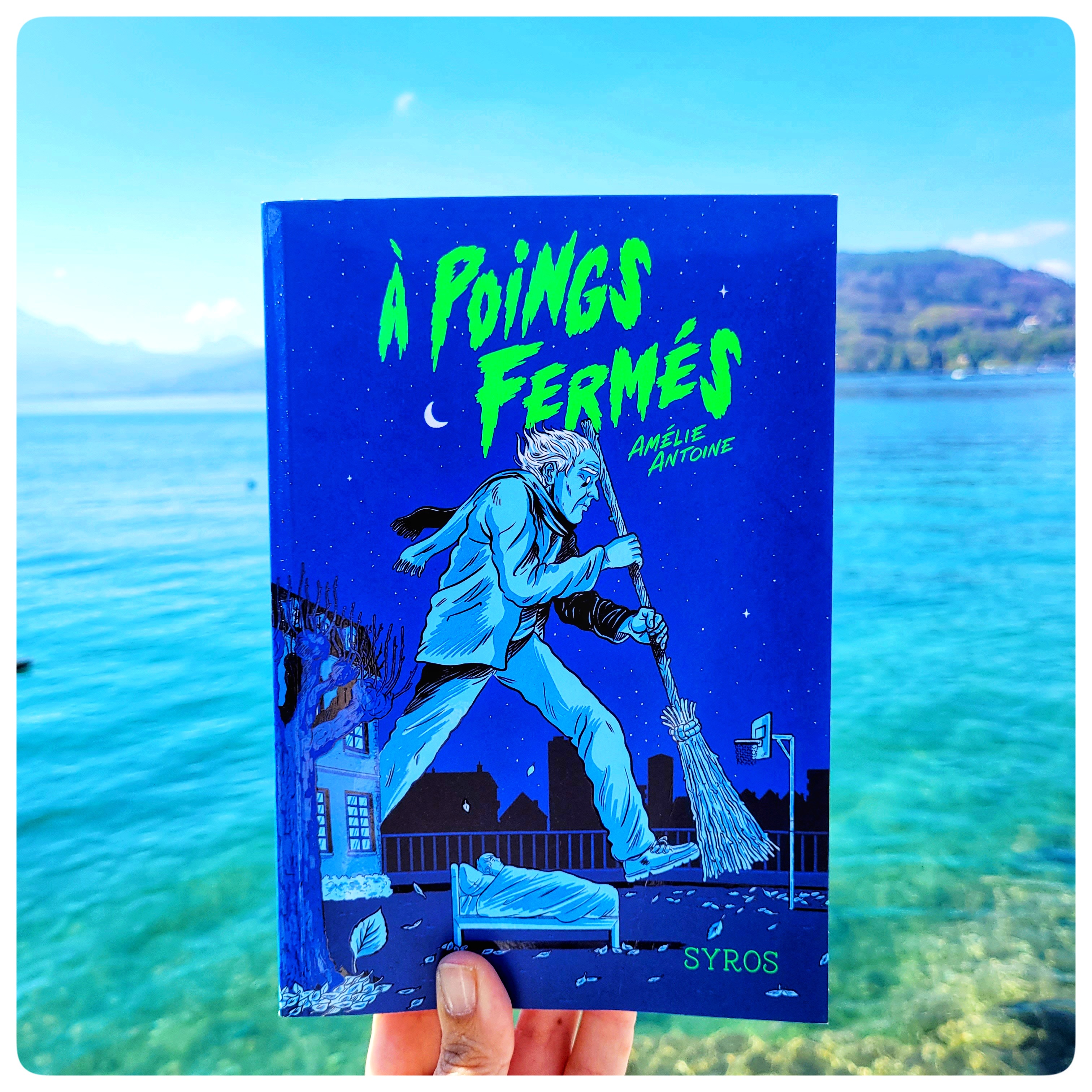 À poings fermés À poings fermés